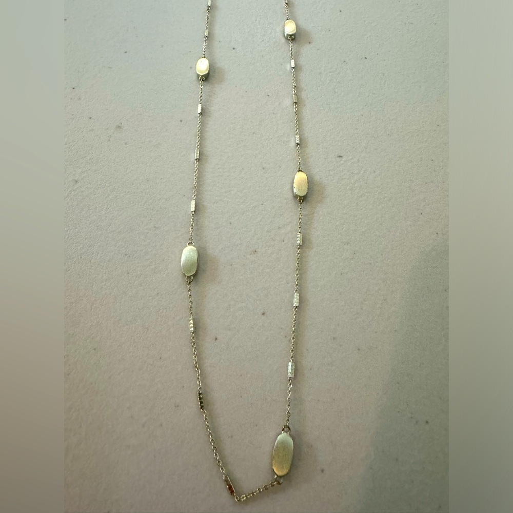 Kendra Scott necklace